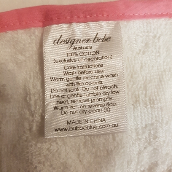 Designer Bebe, baby elephant bath towel New - Picture 2 of 3